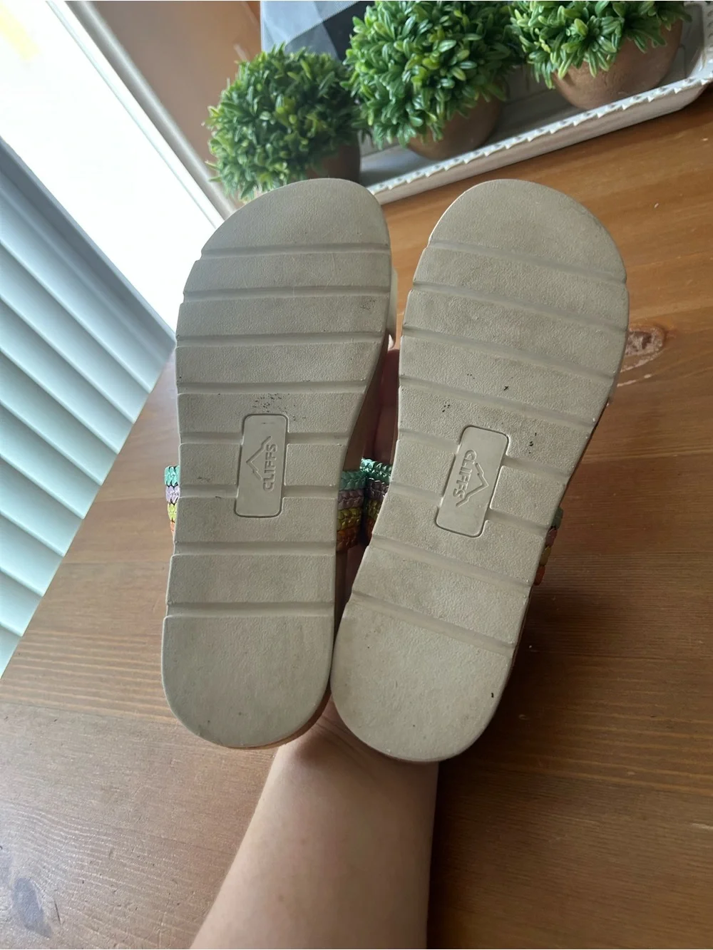CLIFFS BY WHITE MOUNTAIN Size 8 1/2